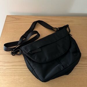 LULULEMON All Night Festival Bag 5L in ‘Black’